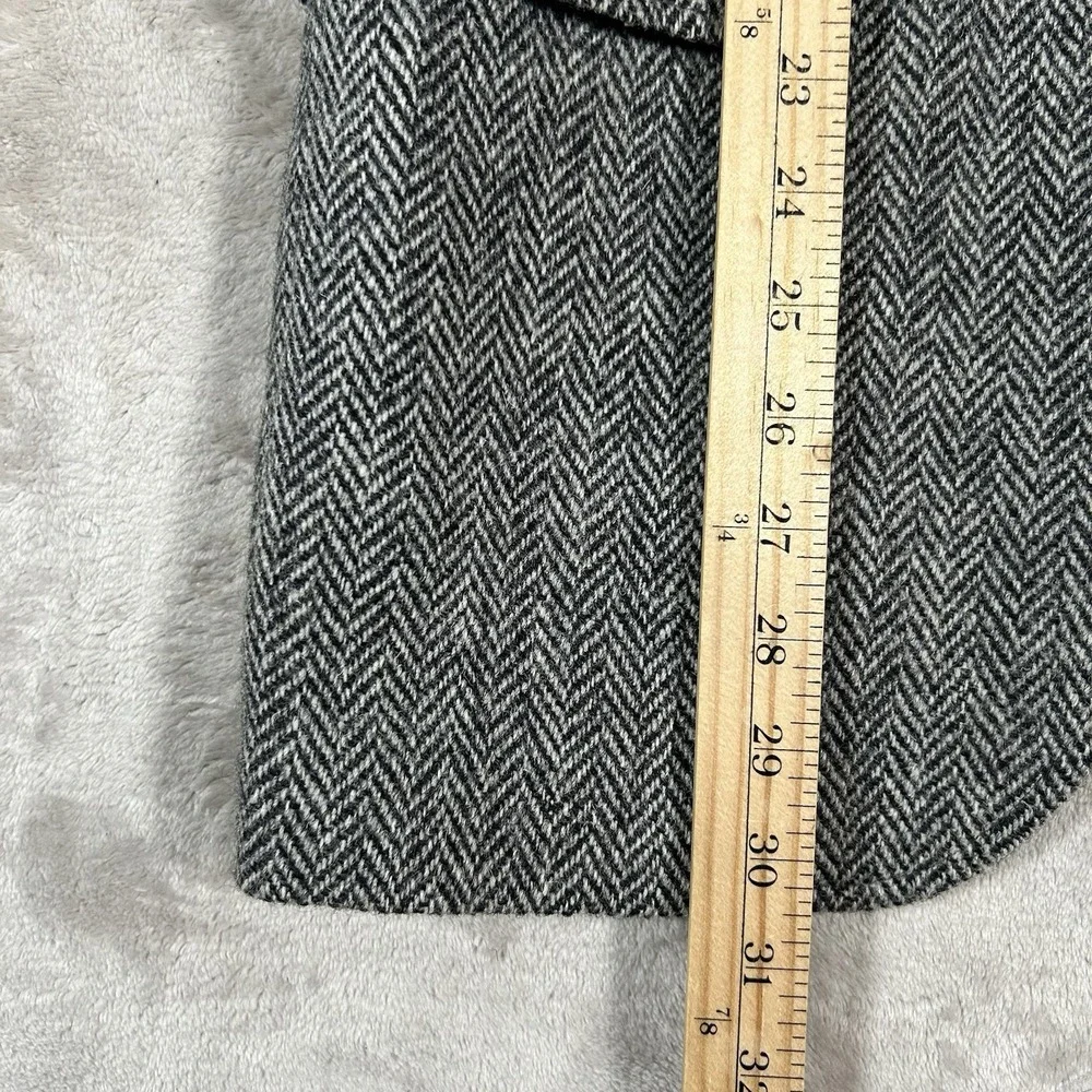 VTG Harris Tweed Blazer Mens 40R Gray Herringbone Wool Handwoven Sport Coat